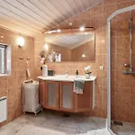 4 Bedroom Beautiful In *