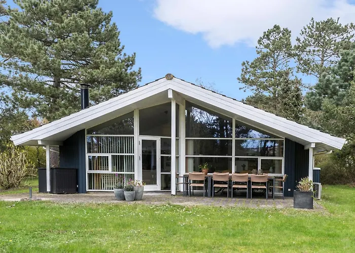 Holiday home 4 Bedroom Beautiful In