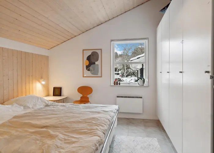 4 Bedroom Beautiful In Holiday home Kalundborg