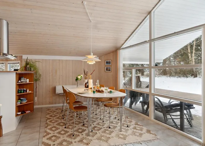 Holiday home 4 Bedroom Beautiful In