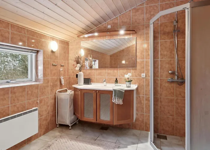 4 Bedroom Beautiful In *